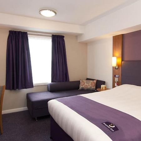 Premier Inn Inverness Centre - River Ness Extérieur photo