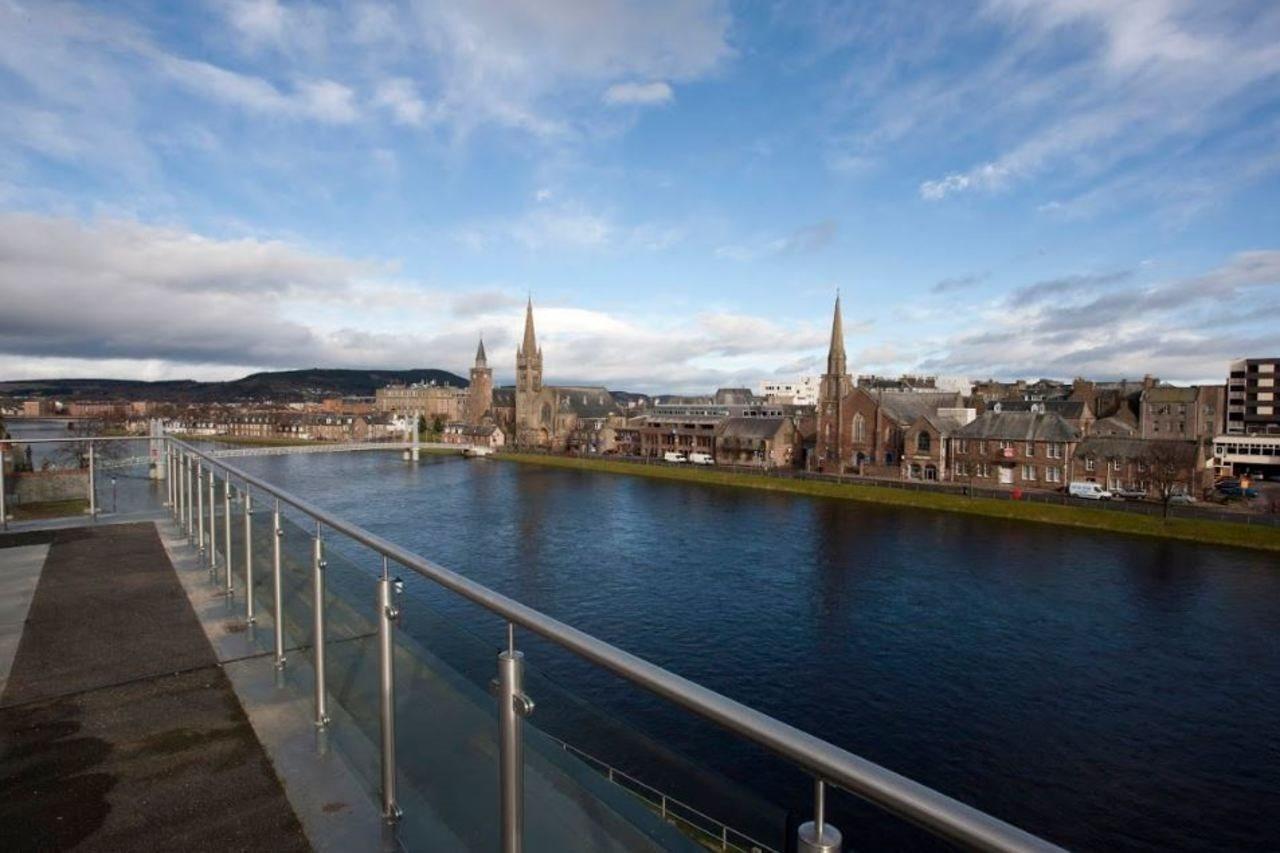 Premier Inn Inverness Centre - River Ness Extérieur photo