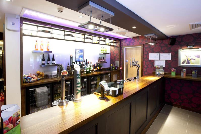 Premier Inn Inverness Centre - River Ness Extérieur photo