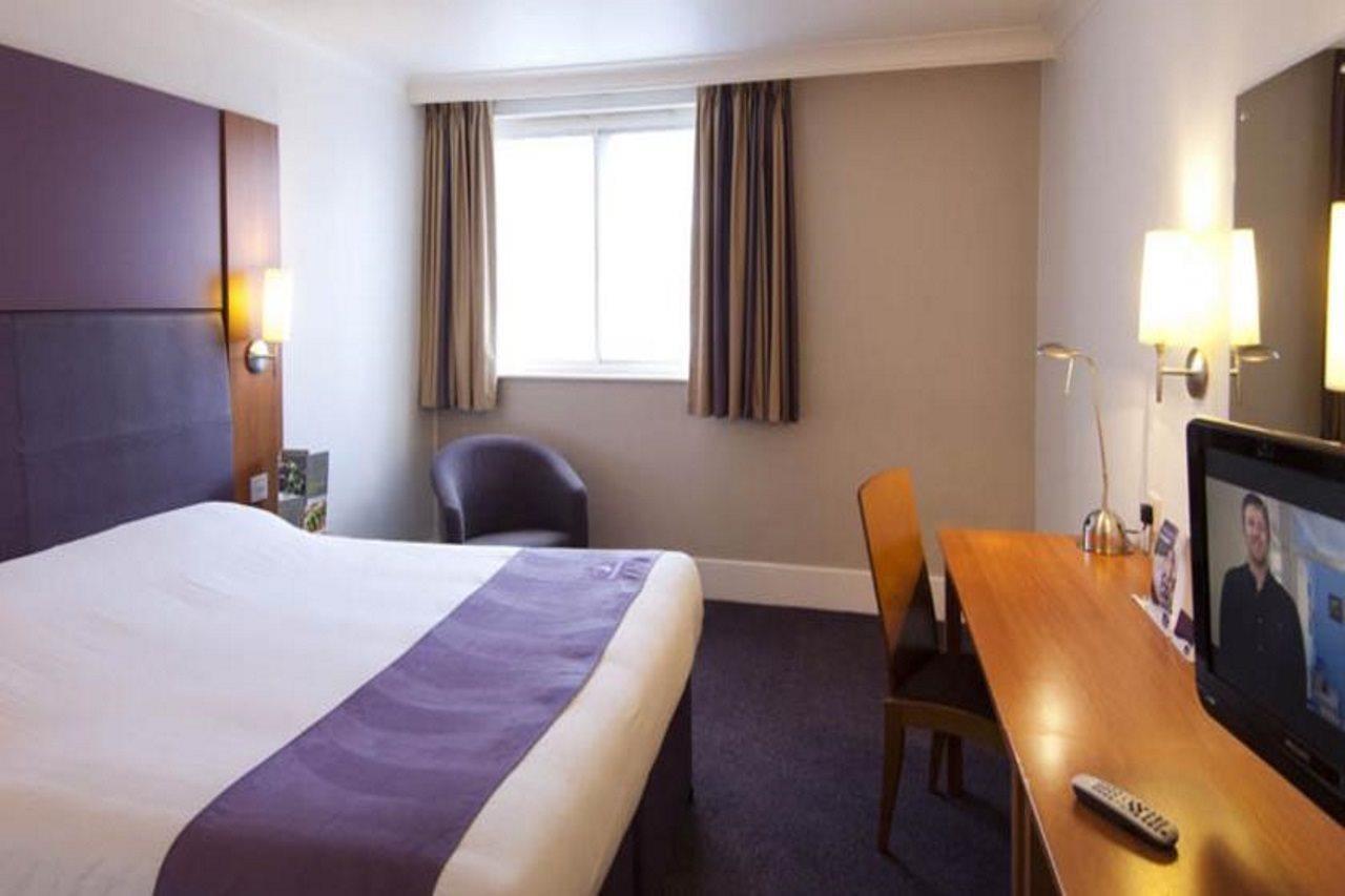 Premier Inn Inverness Centre - River Ness Extérieur photo