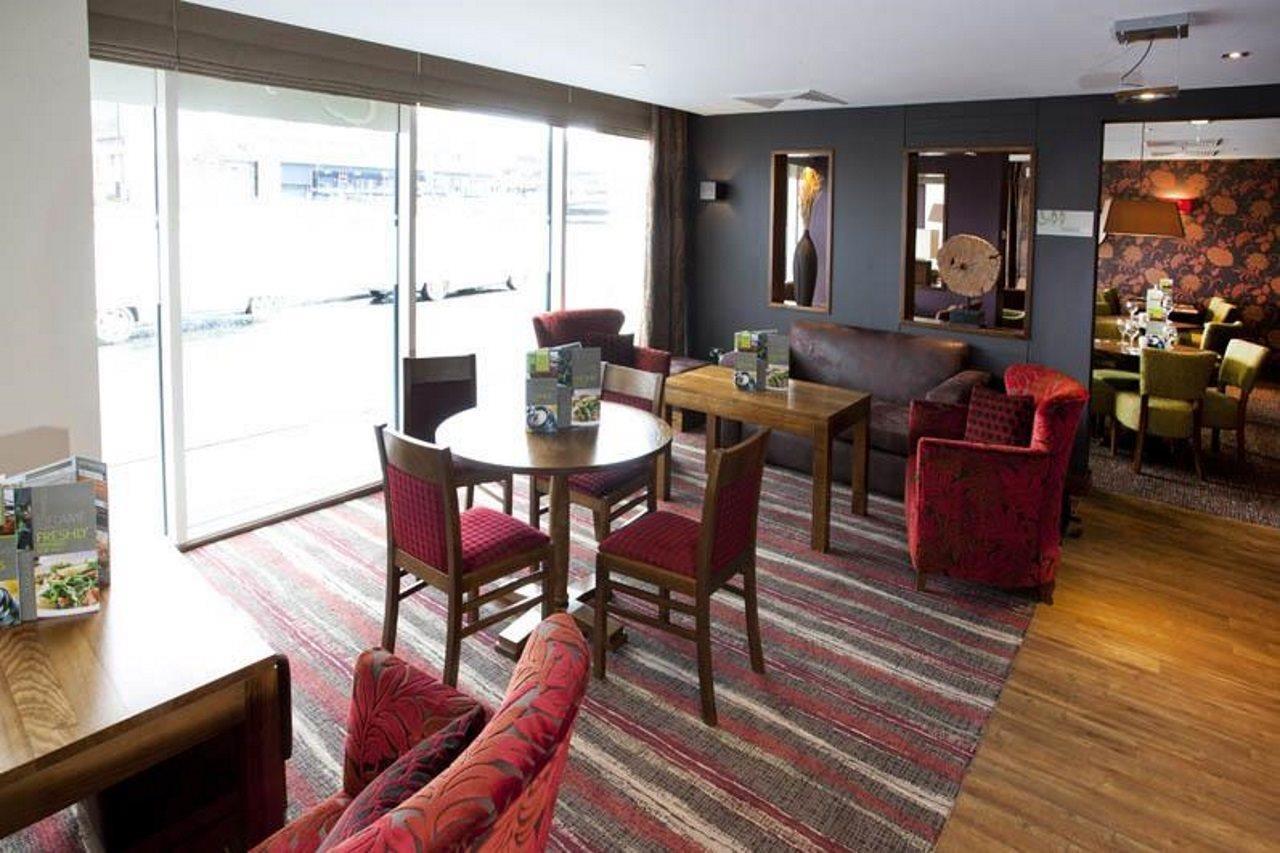 Premier Inn Inverness Centre - River Ness Extérieur photo