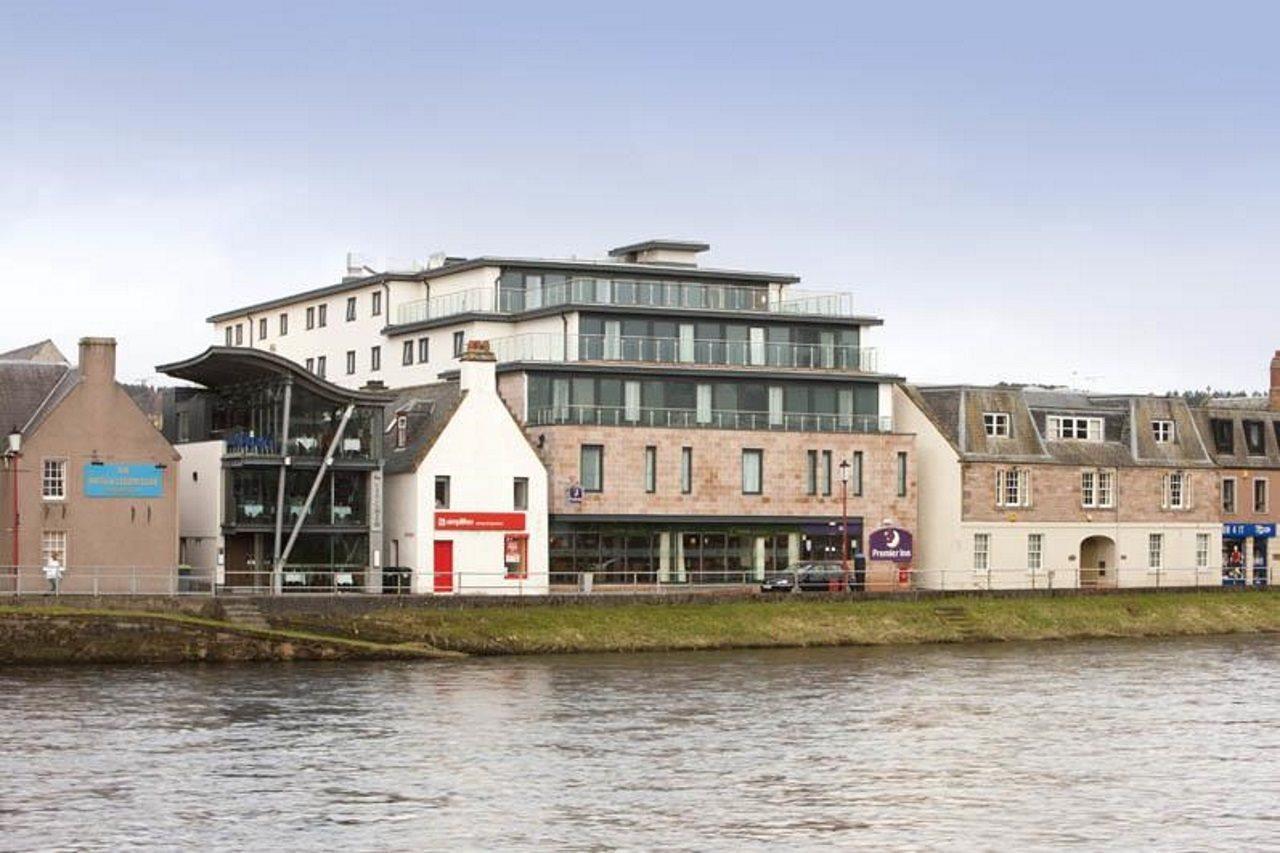 Premier Inn Inverness Centre - River Ness Extérieur photo